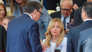 Effetto Trump sull’Europa, lo spread vola a quota 100 Giorgetti: attenti al debito