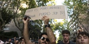 “Ni una Maricarmen más” o “Solo el pueblo salva al pueblo”: cuando la batalla política se libra en unas pocas palabras