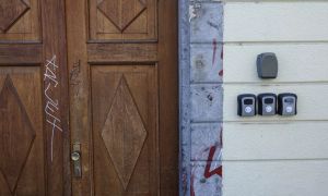 Ponekod brez popuščanja: kratkotrajno oddajanje v blokih največ 30 ali 60 dni