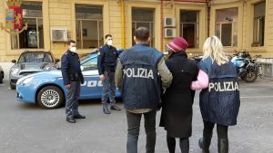 Donna in manette. Aiutava i clandestini a superare la frontiera tra Turchia e Grecia