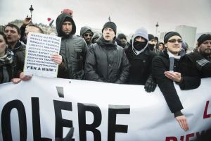 Alain Soral, l’idéologue antisémite derrière Jordan Bardella
