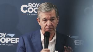 In Carolina del nord, dove gli indipendenti contano, gli eccessi di Trump fanno male ai suoi