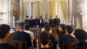 Inseguono i ladri del lanificio, nove ragazzi sventano il colpo e fanno arrestare la banda: “Un esempio per tutti”