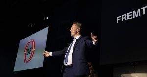 Forskellen på Dansk Folkeparti og Venstre: Duften af succes og lugten af nederlag