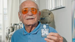 E’ il veterano tra i 2.500 che hanno sottoscritto la tessera, ed è un affezionato dagli anni cinquanta. Claudio Vivarelli, abbonato 92enne