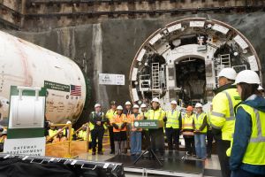 Gateway boondoggle costs billions, adding no trains