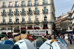 Ellos por dinero, nosotras por amor
