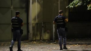 Rivolta in carcere (in diretta social): decine di detenuti barricati