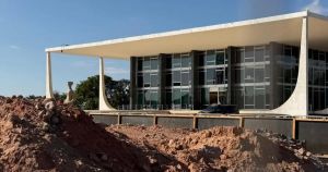 Os custos da crise institucional