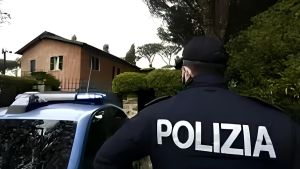 Testa di coniglio appesa al cancello: è uno scherzo