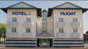 L'Hotel Vajont passa di mano: Mario D'Aurizio cede la struttura dopo nove anni di successi