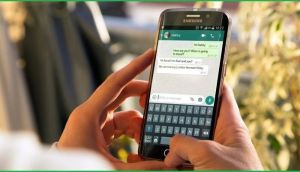 Is WhatsApp's new navigation bar better without labels?