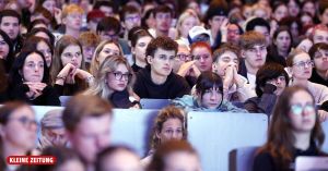 Pro & Kontra: Mit Eltern zum ersten Unitag – ist das peinlich?