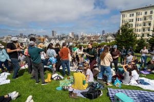 She quit her job to 'beanfluence.' Hundreds of followers met her at an SF park.