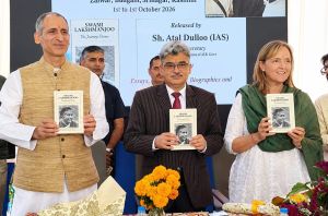 CS Dulloo releases book on Swami Lakshmanjoo at historic Ishwar Ashram