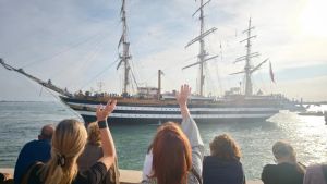 La regina è tornata a Venezia: in anticipo la «Amerigo Vespucci» si fa ammirare
