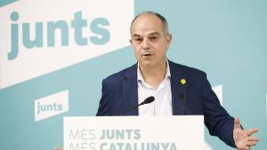 Junts se reúne esta noche para decidir si apoya el decreto de vivienda del Gobierno para evitar los desahucios