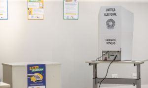 Aos trabalhadores e aposentados