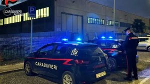 Raid notturno alla stireria, razziati mille capi griffati. Bottino da 150.000 euro