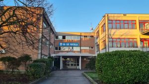 Parlano in arabo a lezione, il preside: «Studenti sgridati, ma non insultati»