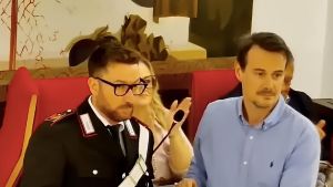 Salvano un uomo dentro il cimitero. Attestati del sindaco ai carabinieri
