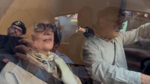 Lo scontrino del posteggio di Vigevano, la mamma di Sempio: “Sei uscito prima delle 10”