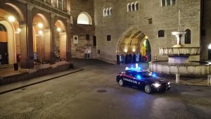 In auto con grimaldelli e alcol alle stelle: scattano tre denunce e il sequestro dei mezzi