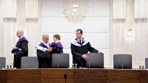 Von der Paketsteuer übers Kopftuch bis zu Corona: Mehr Rechte für die Richter, aber auch für die Bürger!