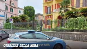 Napoli, due arresti per la rapina a un pensionato che usciva dalle Poste: lo hanno seguito in auto e poi aggredito