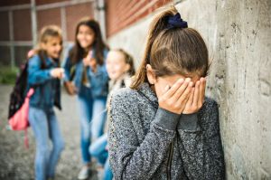 Παιδική Βία: Απαιτούνται δράσεις ΟΧΙ άλλα ευχολόγια!