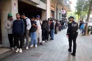 La regularització d'estrangers, protagonista del mercat laboral