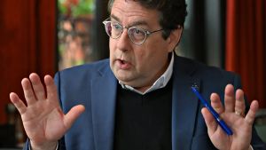 Bernard Drainville veut être le sauveur de la CAQ
