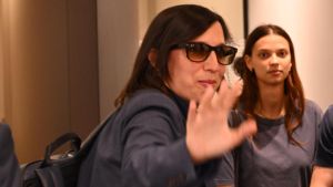 Campo largo, la partita è aperta. Schlein a Conte: “Uno non vale uno”. La segretaria dem incassa l’unanimità della direzione Pd e lancia la sfida ai Cinquestelle