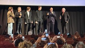 883, Pezzali e Repetto insieme sul palco: «Che emozione vedere la nostra storia»