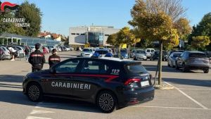 Portogruaro, bravate nel park del supermercato: dieci bulli identificati e convocati in caserma