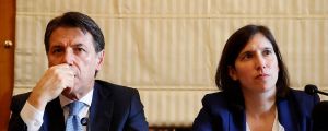Schlein sfida Conte: comando io. Lui la ribalta: facciamo le primarie