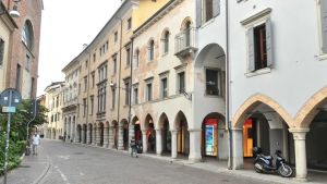 Udine, via Vittorio Veneto in cerca di identità: «Affari crollati negli ultimi anni»