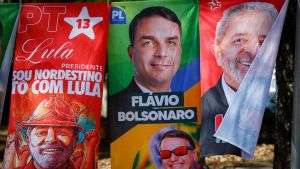 Brasile al voto tra veleni e fake, la sfida tra Lula e Bolsonaro jr si gioca anche sulla Madonna di Aparecida