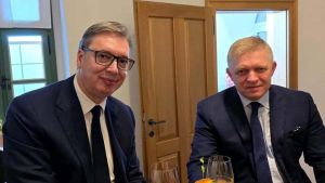 Vučić i SNS moraju da objasne dolazak Fica: Da li se ponavlja afera „Rudi Đulijani“?