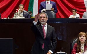 FMI otorga estrellita a la 4T // Sus buitres visitaron México // Encrucijada electoral en Brasil - México SA
