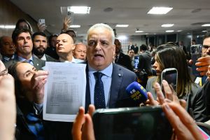 Relembre acusação contra vice de Flávio por estupro de vulnerável; versão de Gaspar apresenta inconsistência até hoje não respondida