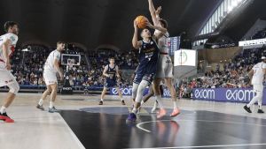 Un mejorado Alimerka Oviedo Baloncesto acaba cayendo ante el Covirán Granada en el Palacio de los Deportes (67-77)