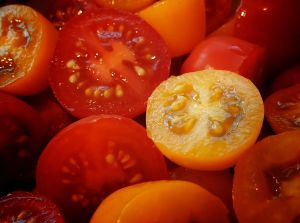 Allarme salmonella, in Puglia sospeso il consumo di pomodori crudi nelle mense