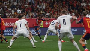 Lamine, Rodri y un impresionante Tartiere: una España de más a menos gana a la República Checa