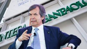 Intesa Sanpaolo rilancia su Montepaschi. L’offerta cash sale di 0,25 euro per azione