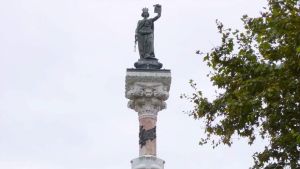 Monumento a los Fueros de Navarra