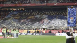 Gaitas, goles y noche histórica en el Tartiere: 28.505 almas empujan a España en un partido marcado por la emoción en el himno y una afición asturiana entregada desde el inicio