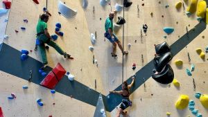 El gran centro de escalada de Lugones cautiva a los usuarios: 