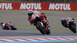 MotoGP Giappone: Marquez vince ancora dopo la sprint. Martin leader mondiale a +2