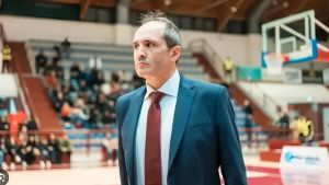 Coach di Carlo. 